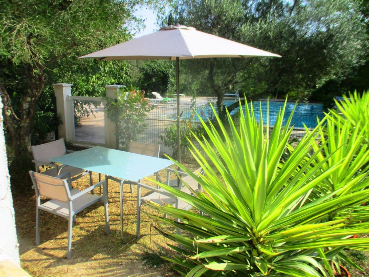 Le Mas Des Lilas Uzes Luaran gambar