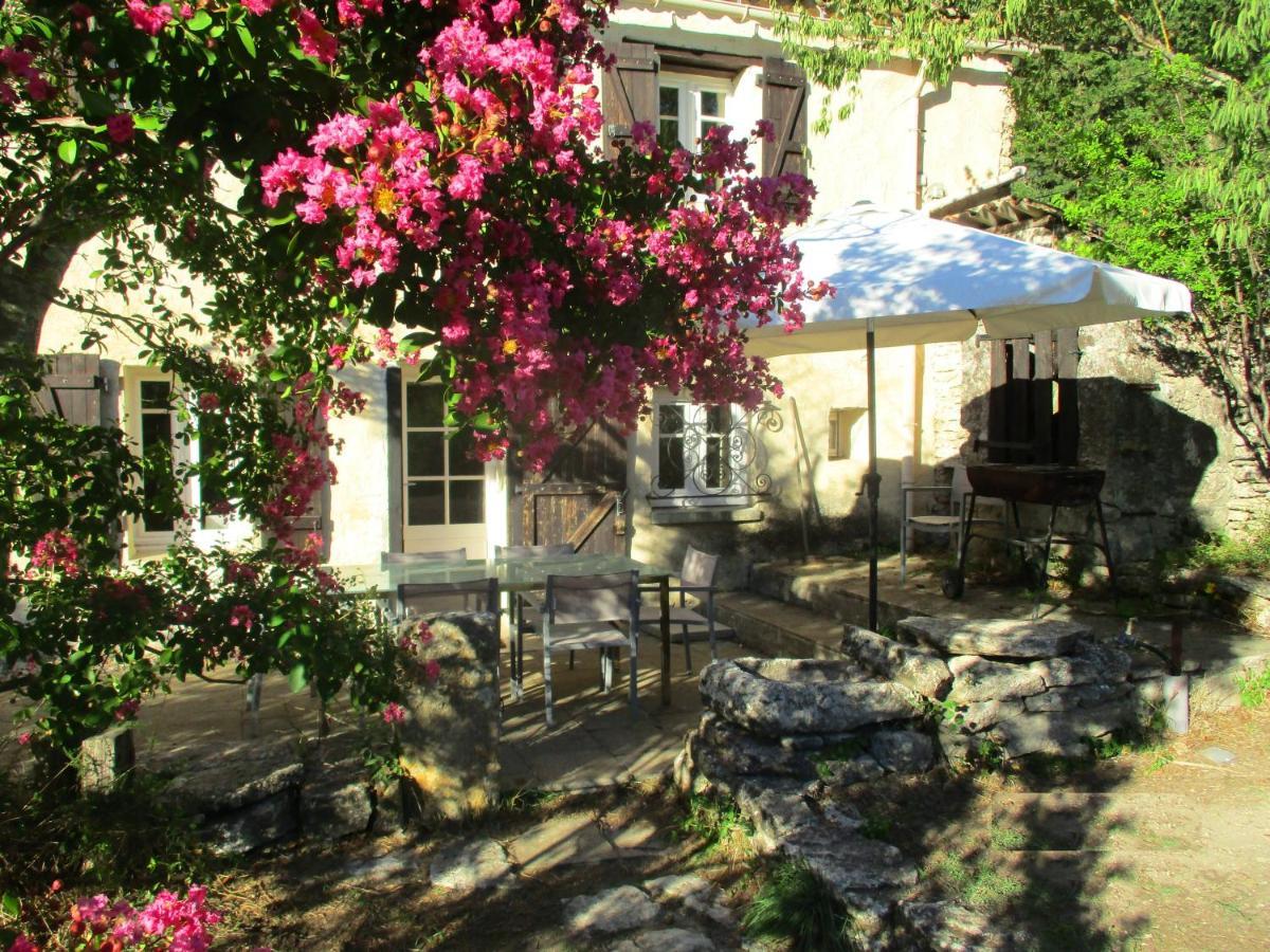 Le Mas Des Lilas Uzes Luaran gambar