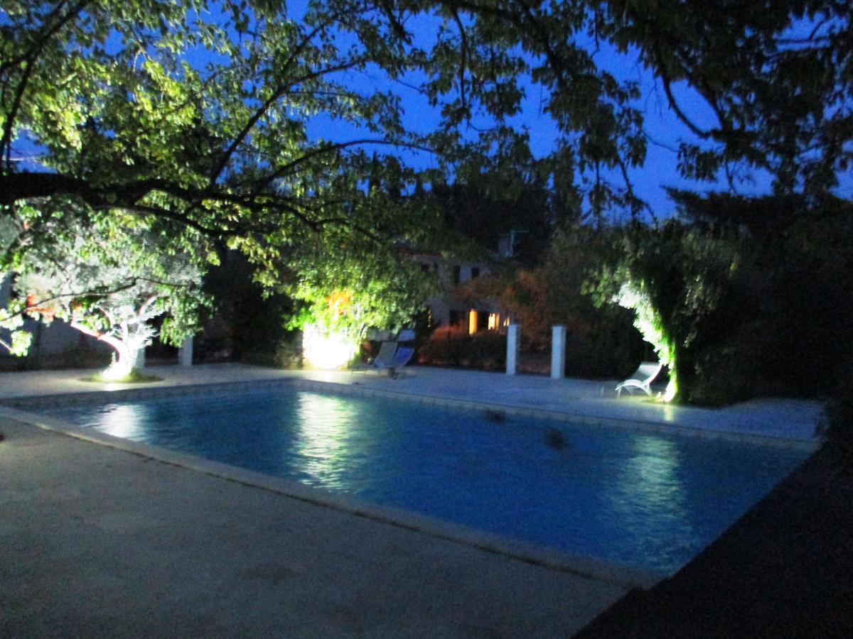 Le Mas Des Lilas Uzes Luaran gambar