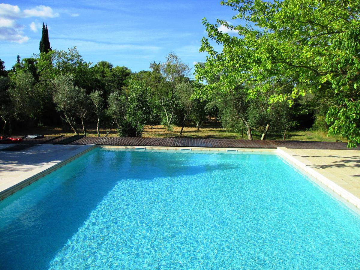 Le Mas Des Lilas Uzes Luaran gambar