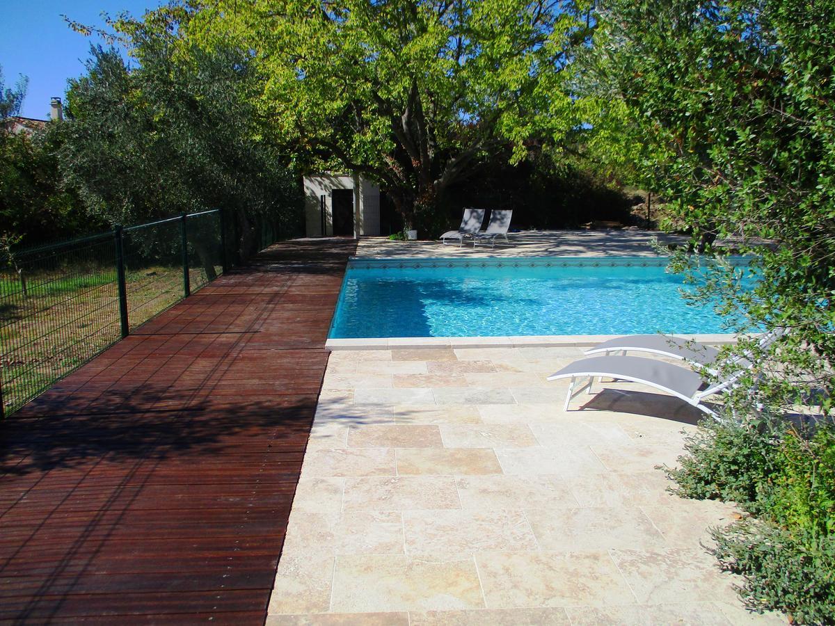 Le Mas Des Lilas Uzes Luaran gambar
