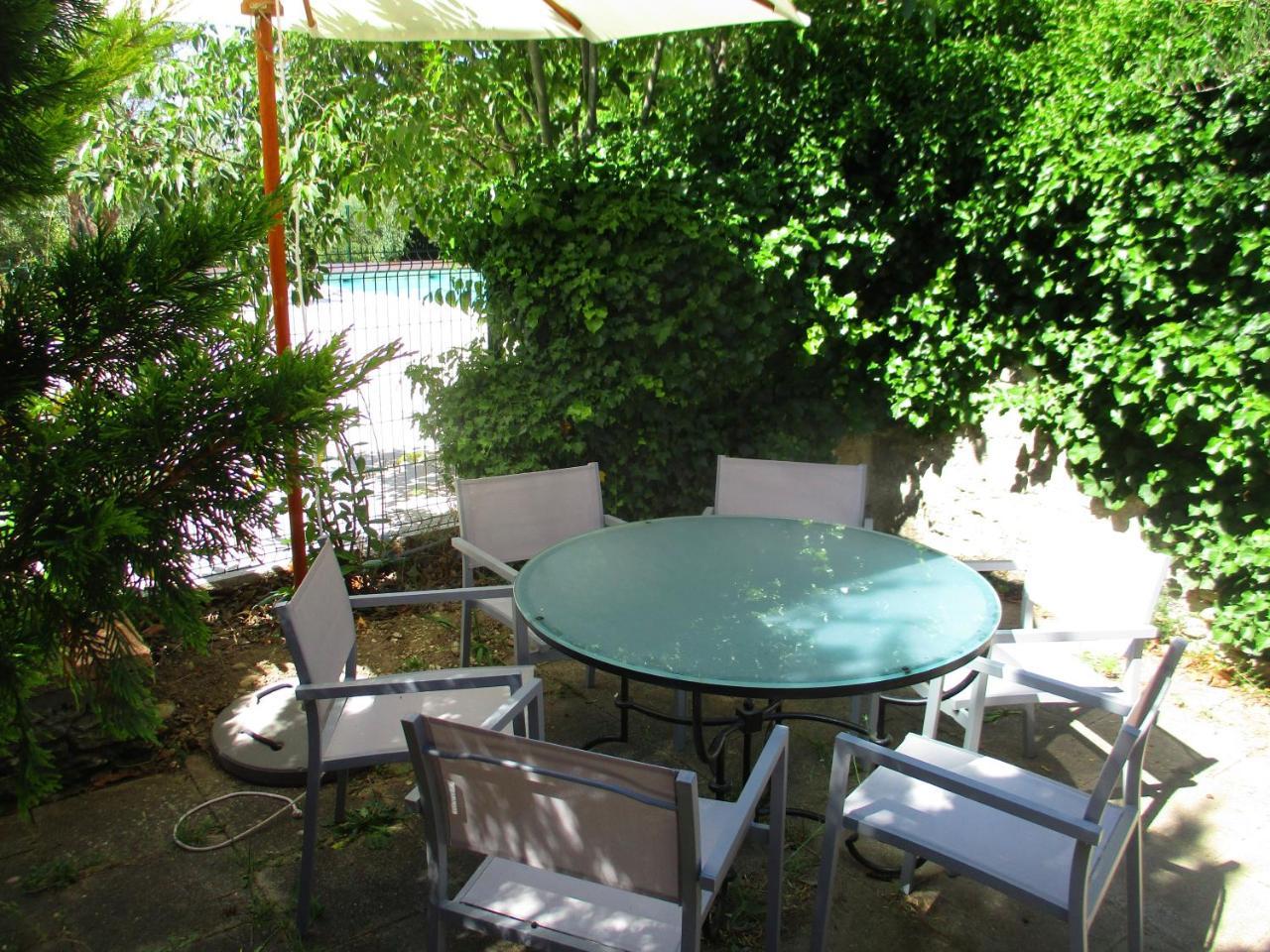 Le Mas Des Lilas Uzes Luaran gambar