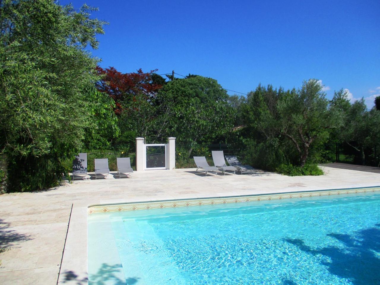 Le Mas Des Lilas Uzes Luaran gambar
