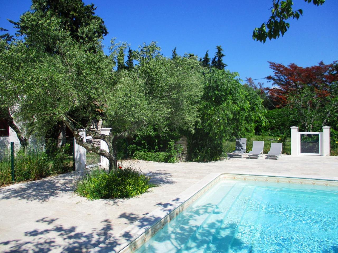 Le Mas Des Lilas Uzes Luaran gambar